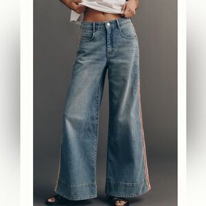 Pilcro Azura High-Rise Wide-Leg Track
Stripe Jeans SZ 24 NWT